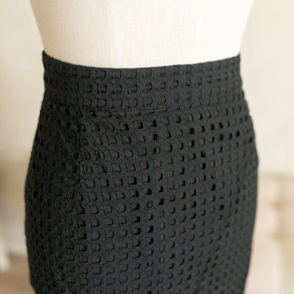 Black Halogen Perforated Pencil Skirt size 8 - Picture 5 of 9